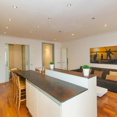 Centro- Passeig De Gracia - Casa Batllo By Interhome *